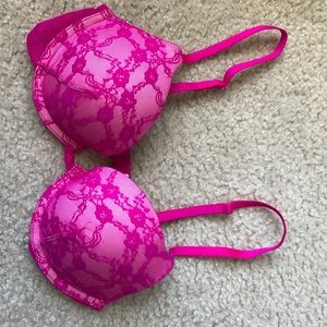 VS bright pink lace bra NWOT